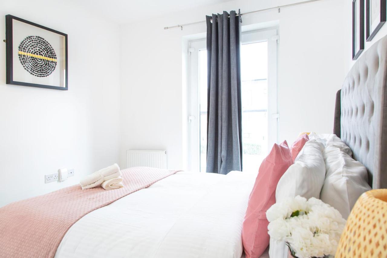 Cozy Townhouse In The Heart Of Greater Manchester Villa Bagian luar foto