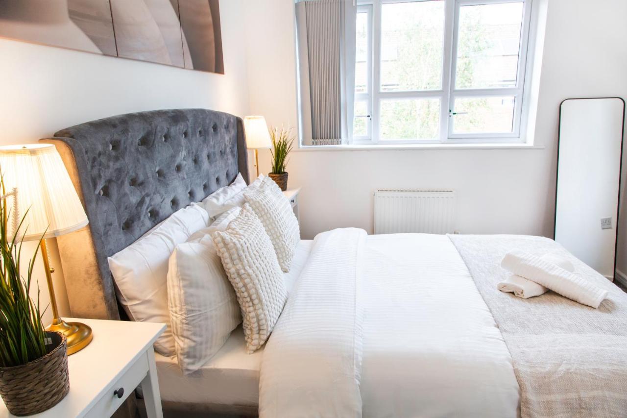 Cozy Townhouse In The Heart Of Greater Manchester Villa Bagian luar foto